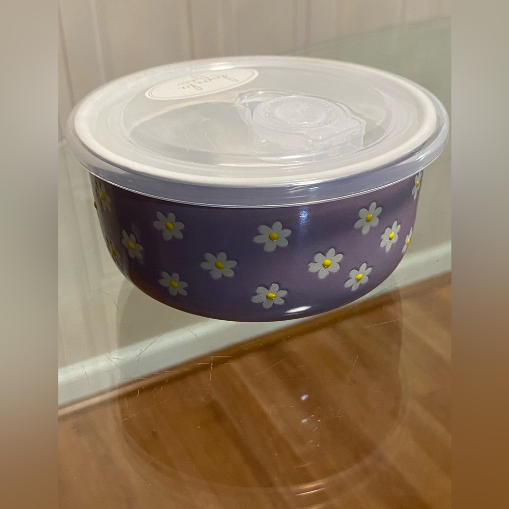- Brand New Dayna Lee Collection Bowl For Microwave Use Dial Vent To Open 5”